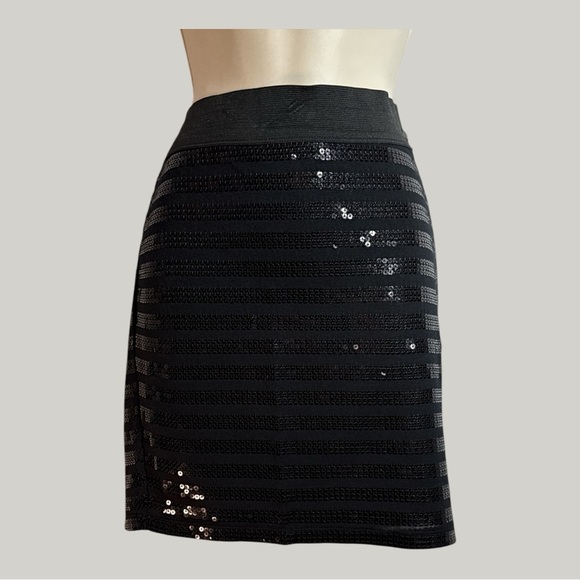 Black Sequins Mini Skirt Wide Elastic Waist Size Medium - Picture 1 of 6